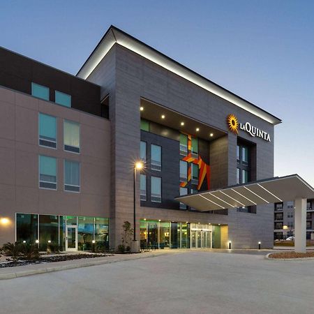 La Quinta Inn & Suites By Wyndham San Antonio At The Rim Ngoại thất bức ảnh