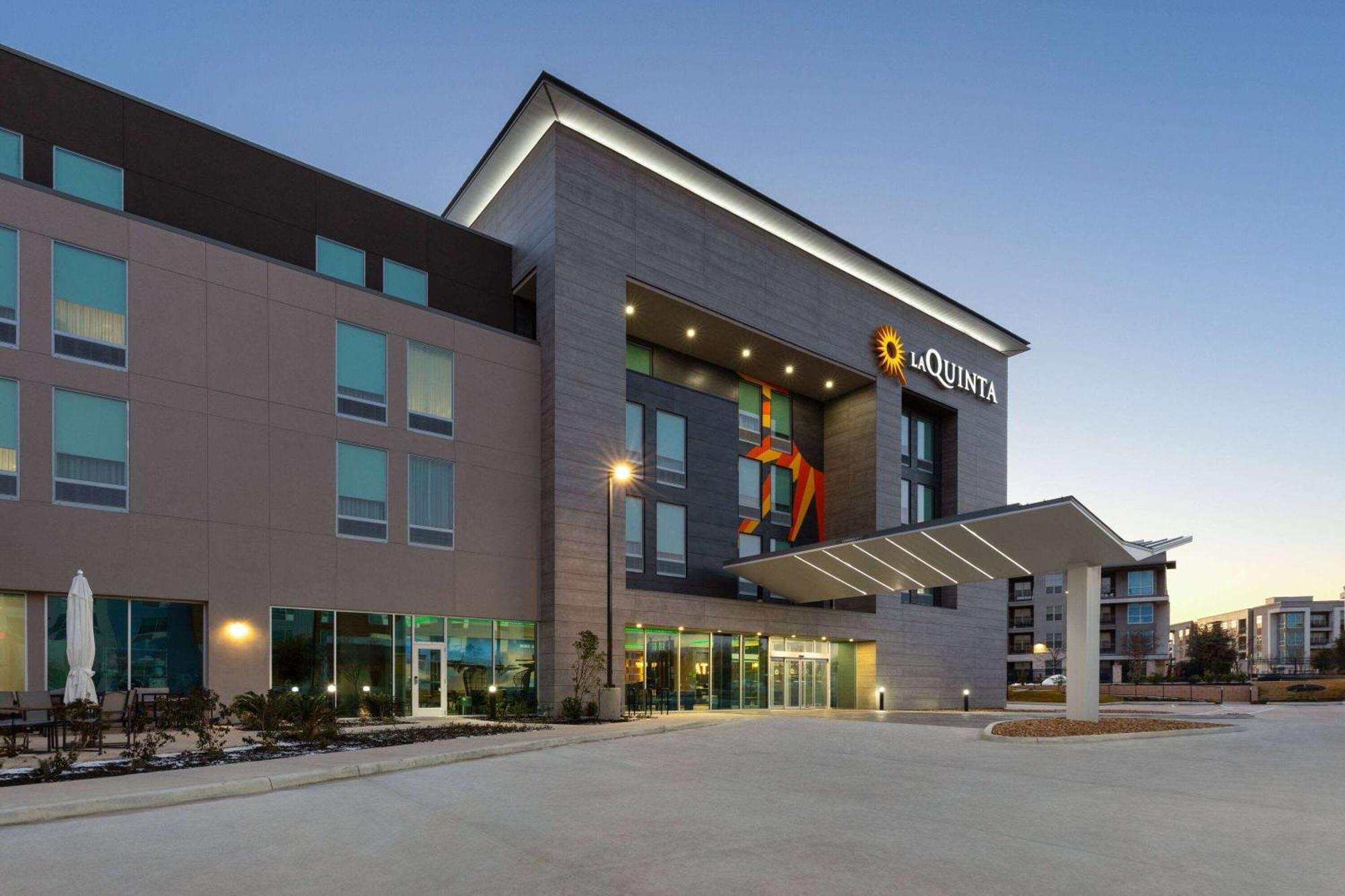 La Quinta Inn & Suites By Wyndham San Antonio At The Rim Ngoại thất bức ảnh